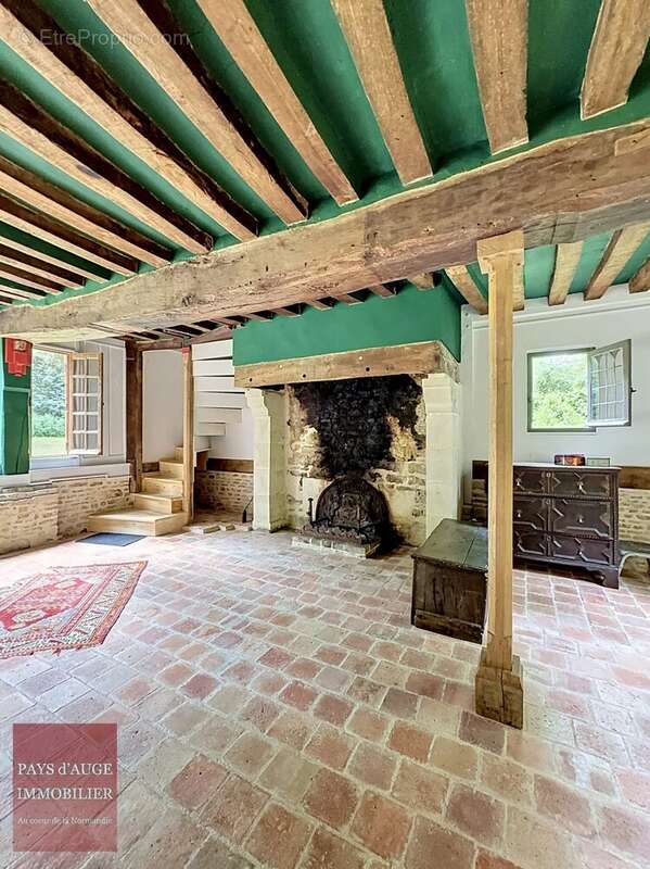 Maison à SAINT-PIERRE-SUR-DIVES
