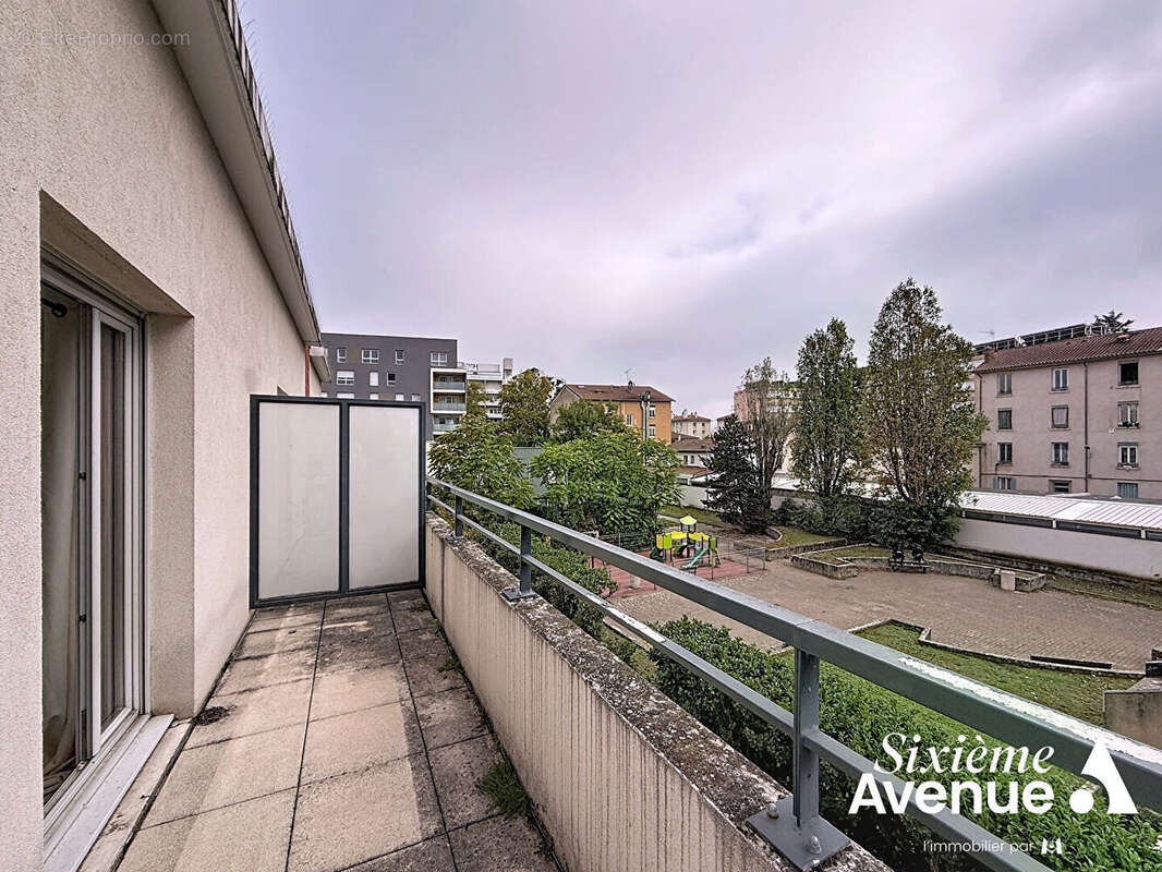 Appartement à LYON-8E