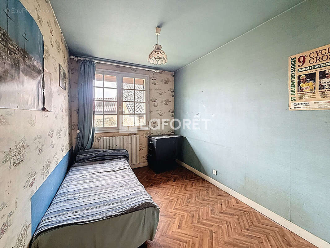 Maison à SAINT-JULIEN-SUR-REYSSOUZE