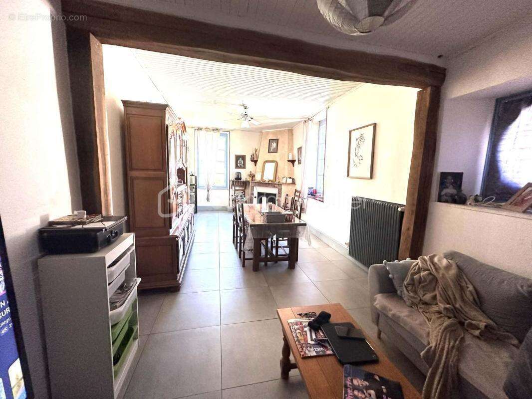  Belle maison familiale aux volumes généreux – Un cadre de vie idéal !A Neuvy-Sautour - photo 4