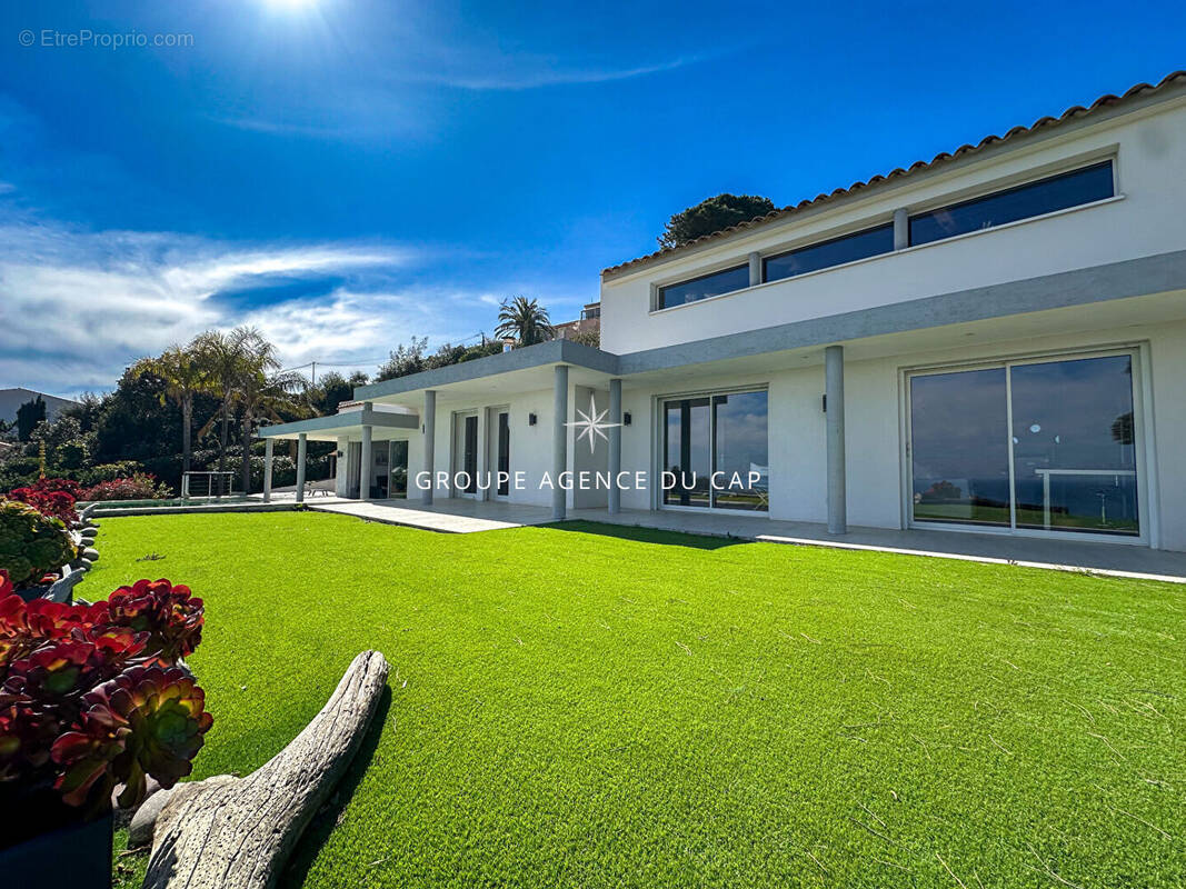 Maison à LES ISSAMBRES