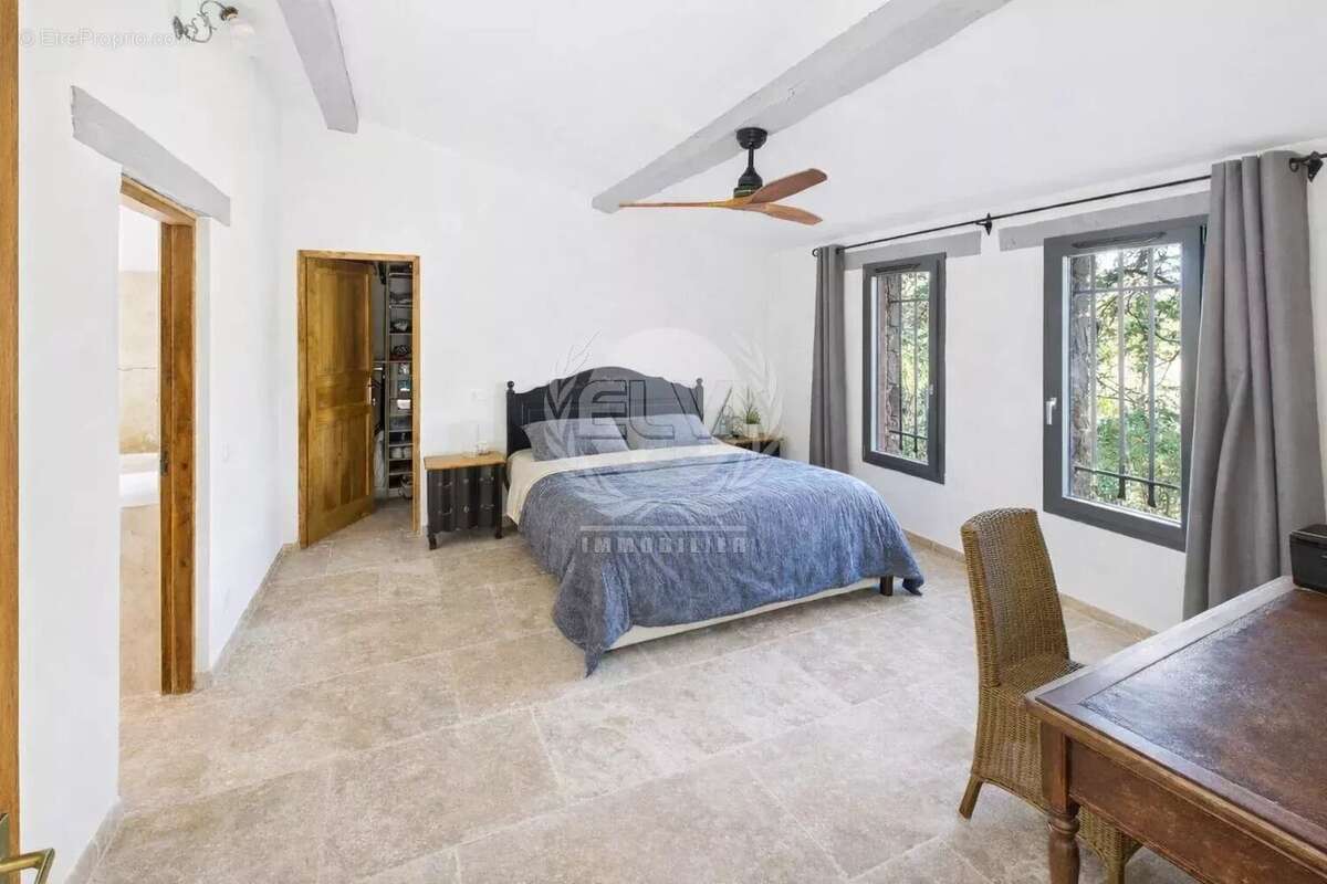 Maison à ROQUEBRUNE-SUR-ARGENS