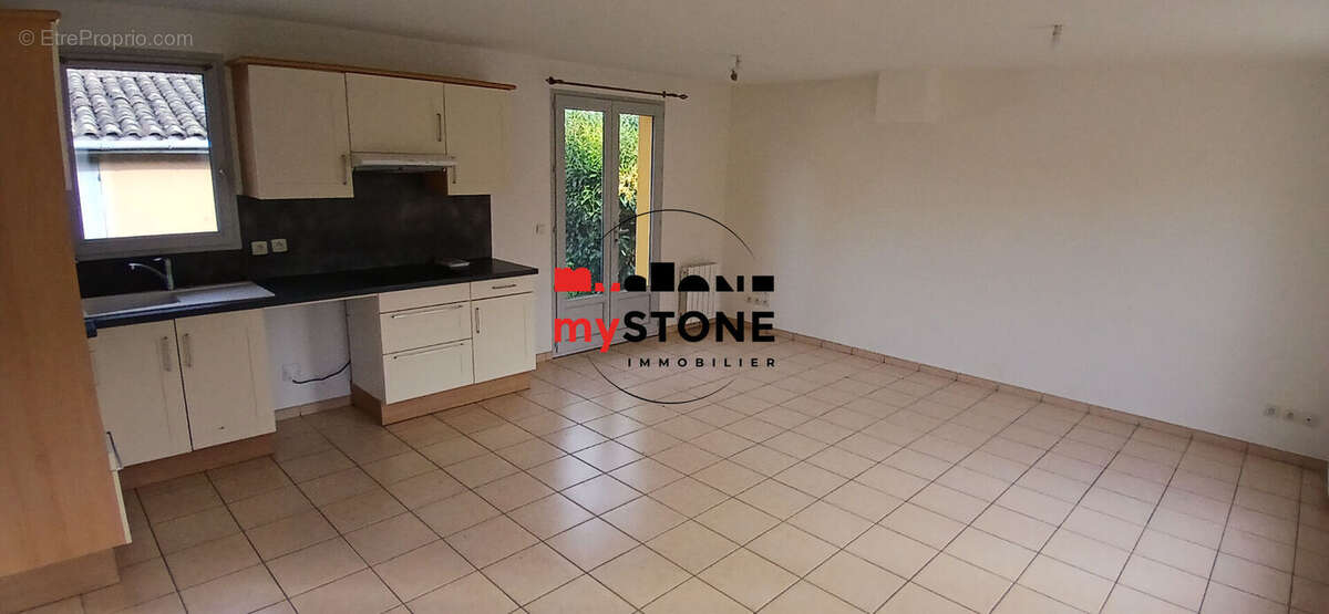 Maison à ARS-SUR-FORMANS