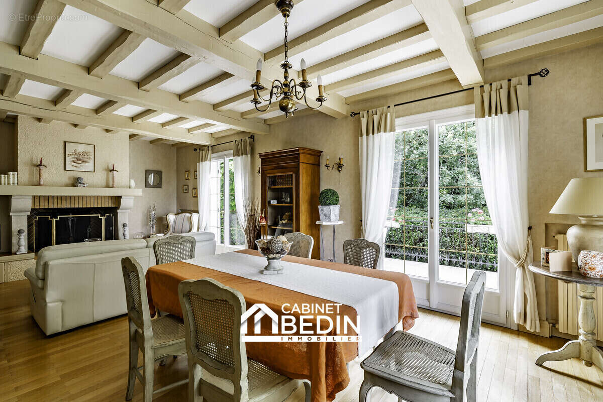 Maison 143 m² à Saint-Germain-De-La-Riviere  - photo 6