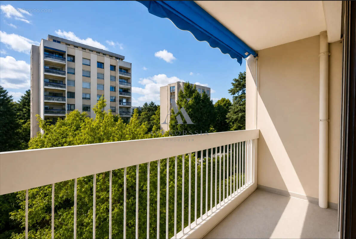 Saint-Genis-Laval   Appartement T3 73 m2 rénové avec balcon et parking - photo 13