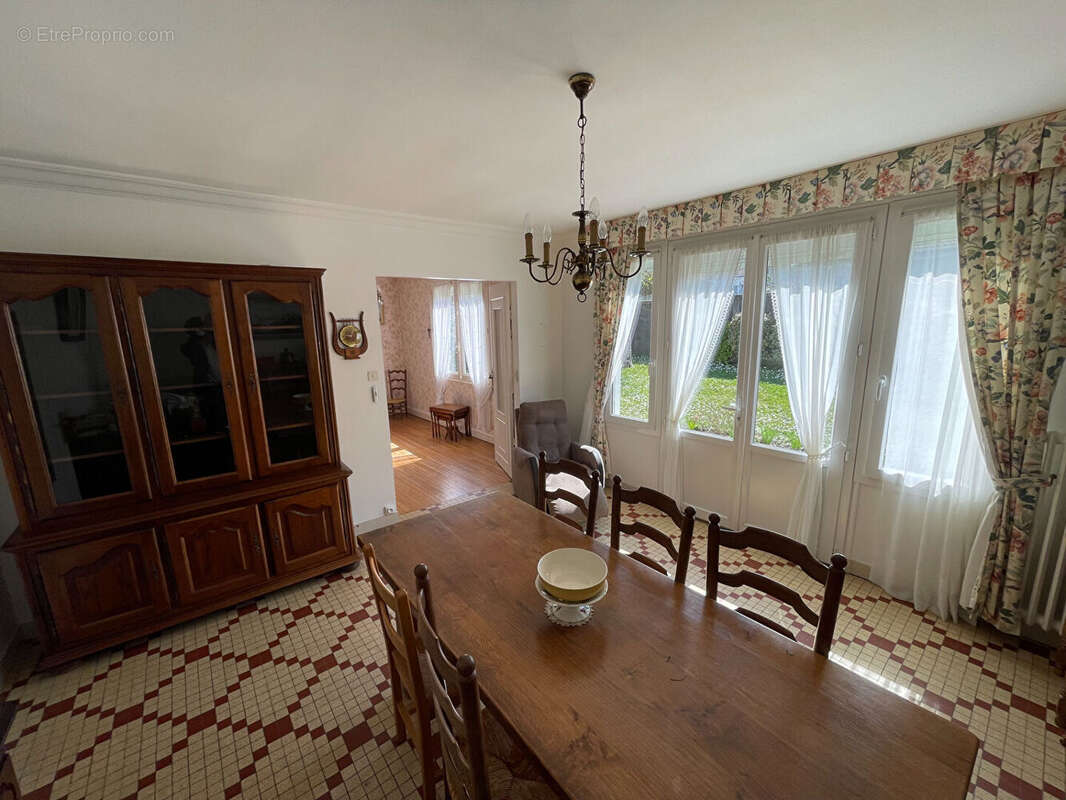 Maison à SAINT-SEBASTIEN-SUR-LOIRE