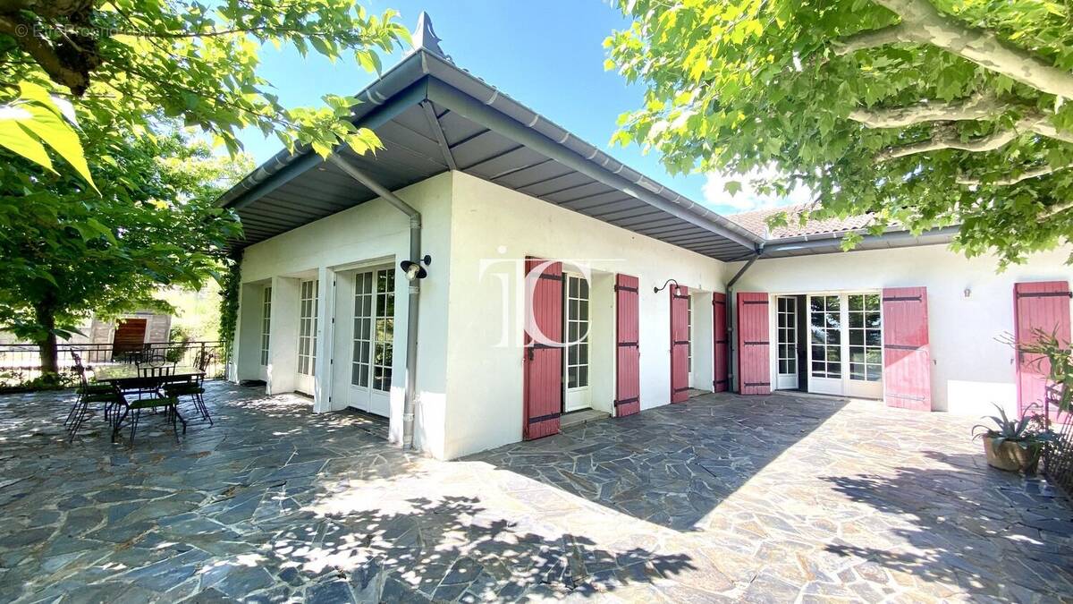 Maison à SAINT-AMBROIX