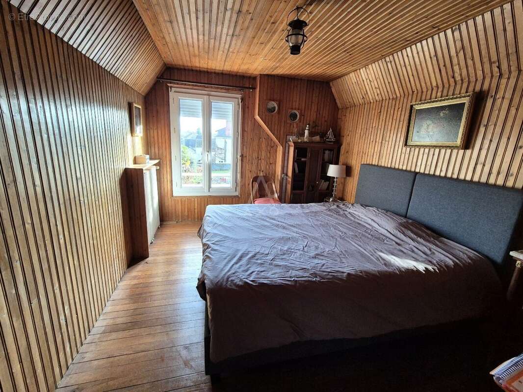 Maison à LONGUE-JUMELLES