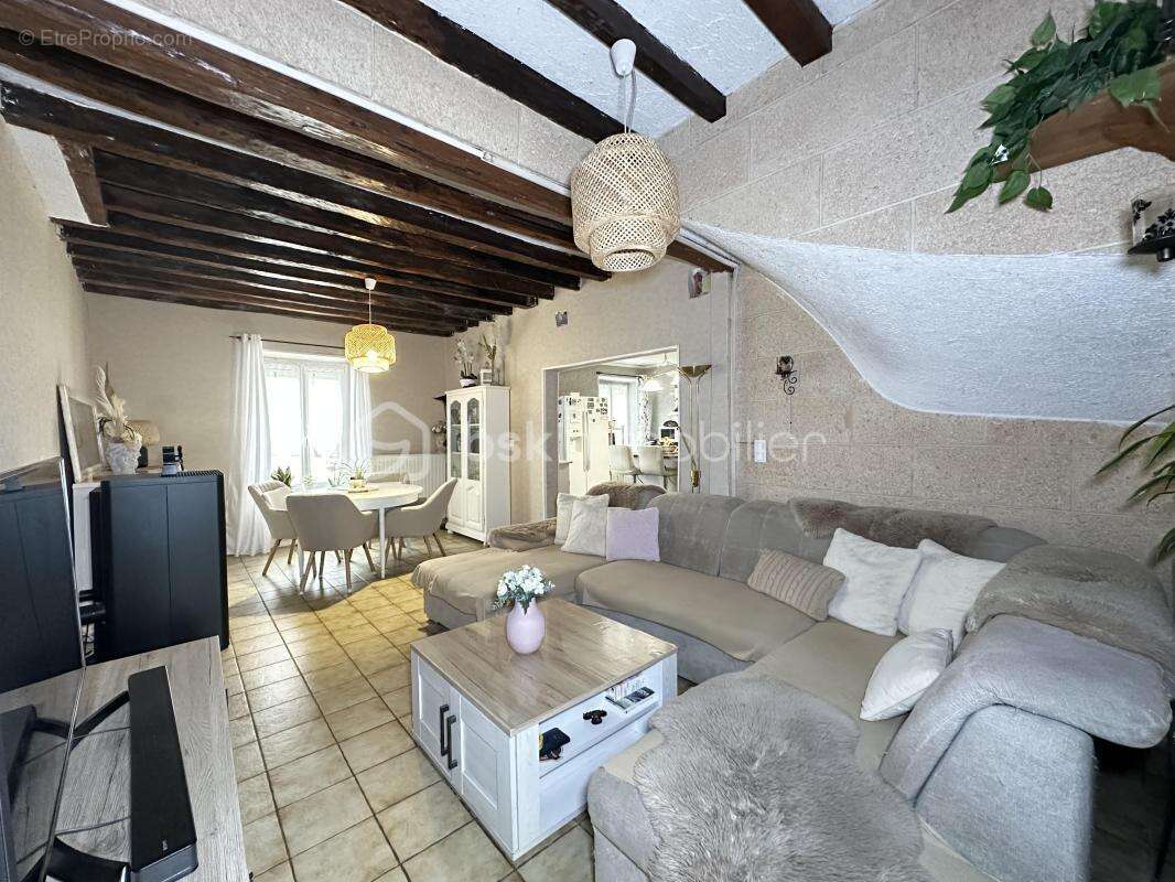 Maison à NANTEUIL-LE-HAUDOUIN