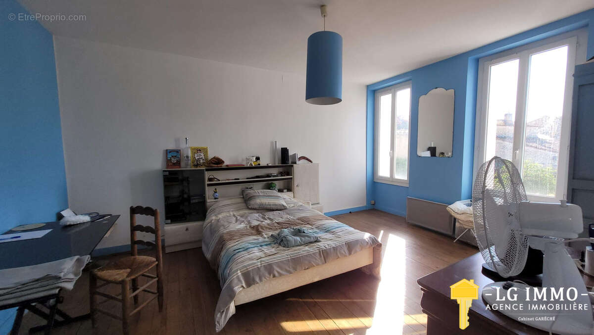 Maison à MORTAGNE-SUR-GIRONDE