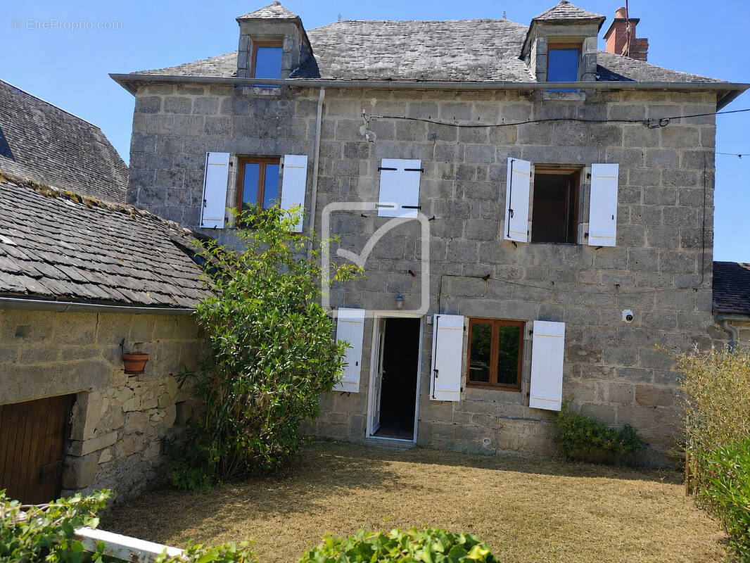 Maison à NOAILLES