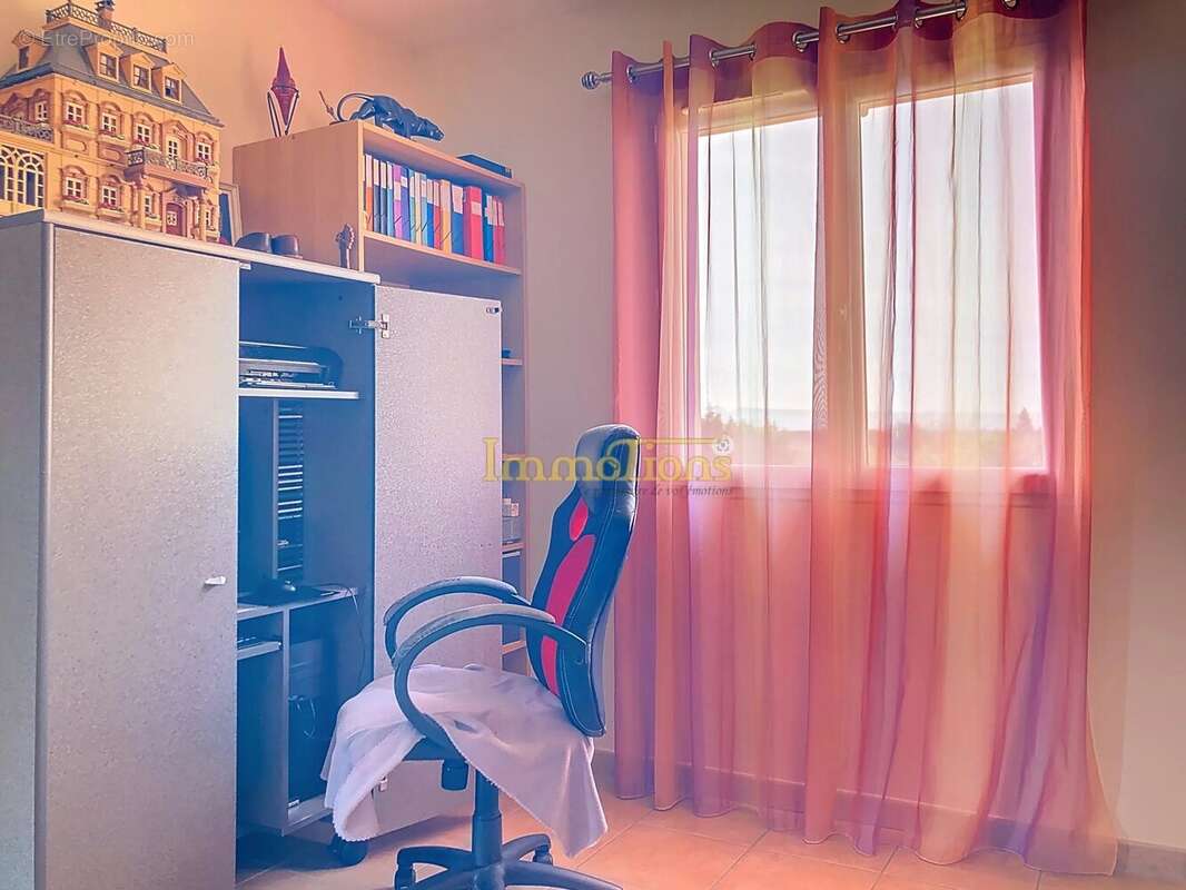 Maison à SAINT-HILAIRE-DU-ROSIER