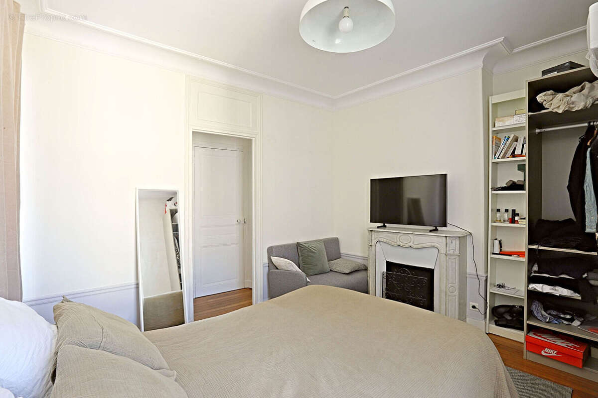 Appartement à PARIS-7E