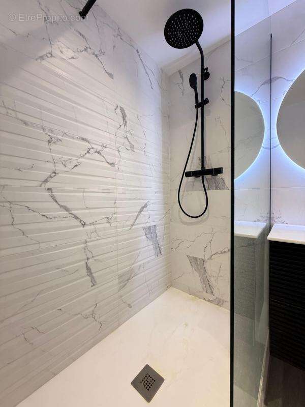 Superbe APPARTEMENT rénové à proximité immédiate des commerces - photo 14
