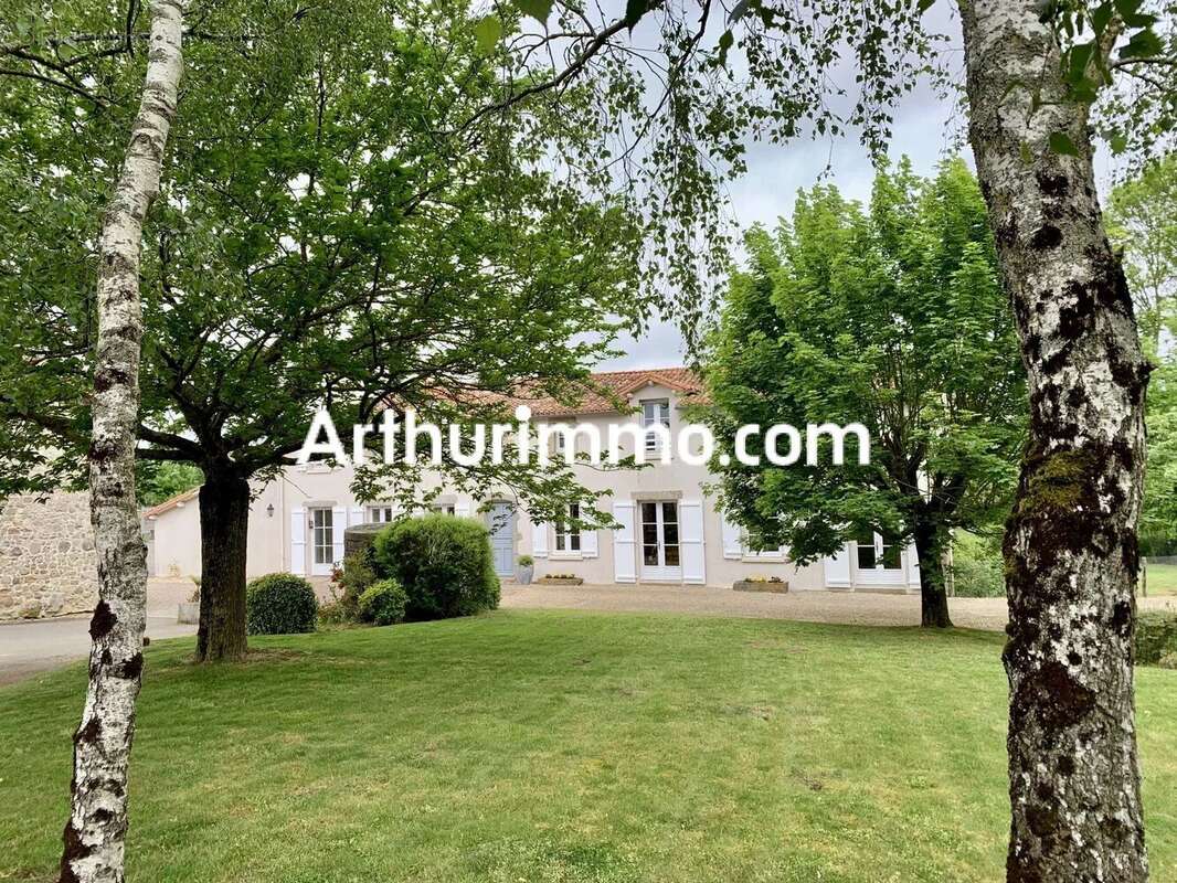Maison à MAULEON