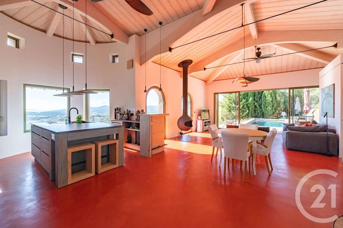 Maison à BORMES-LES-MIMOSAS