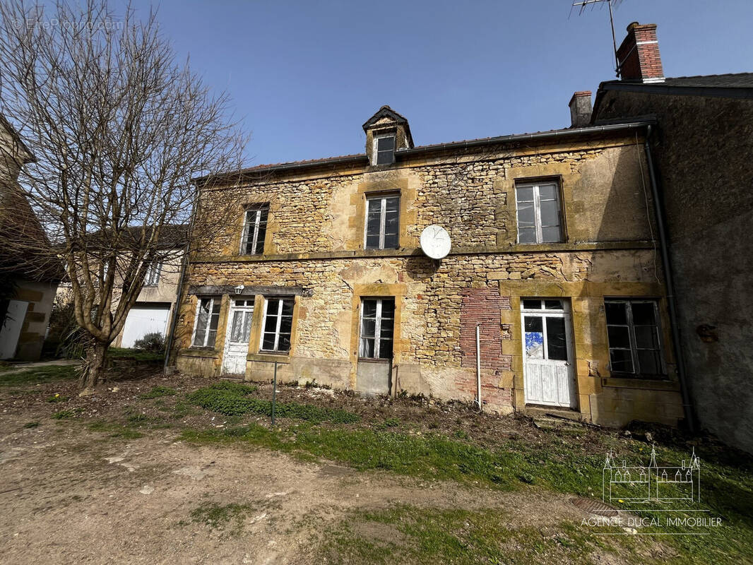 Maison à SAINT-SULPICE