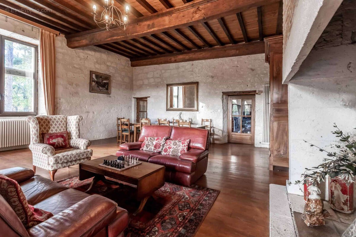 Chateau Estate - photo 10