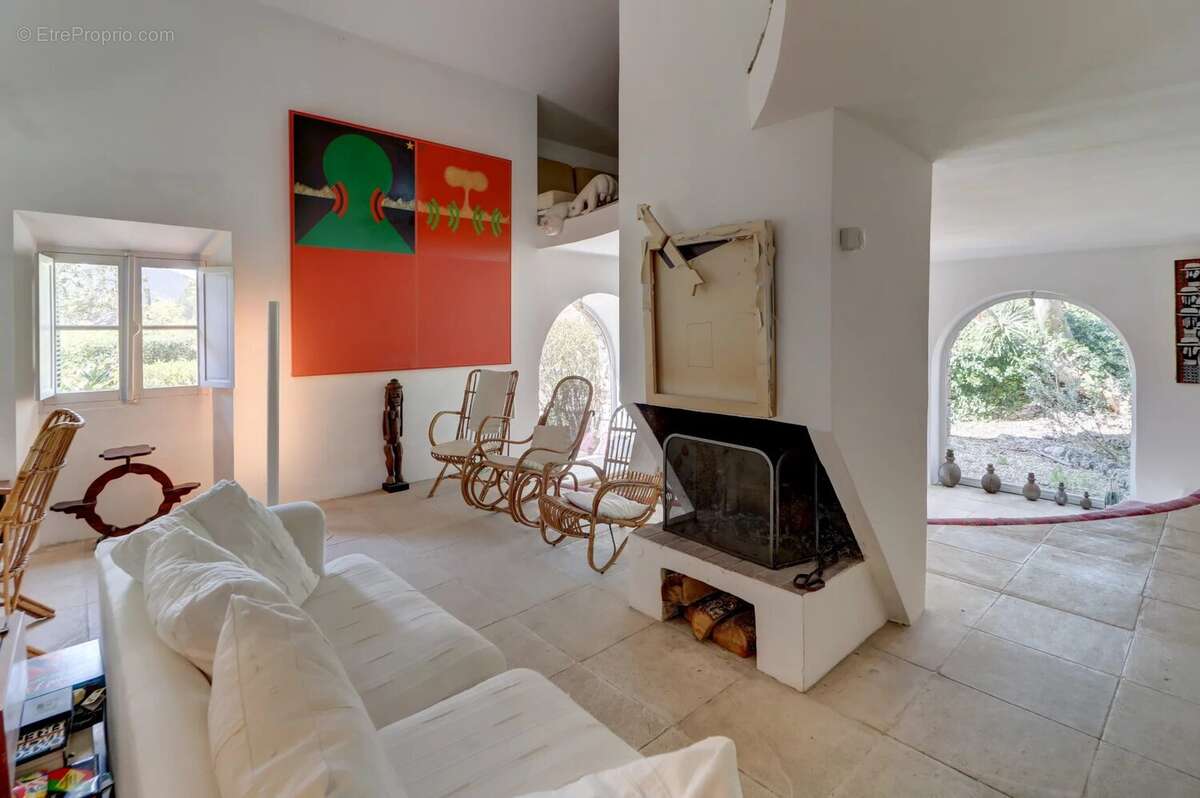 Maison à BAGNOLS-EN-FORET