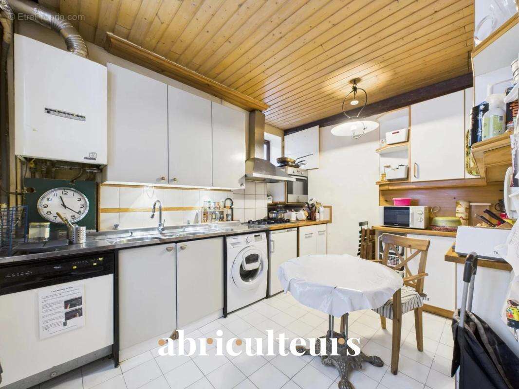 Appartement à PARIS-10E