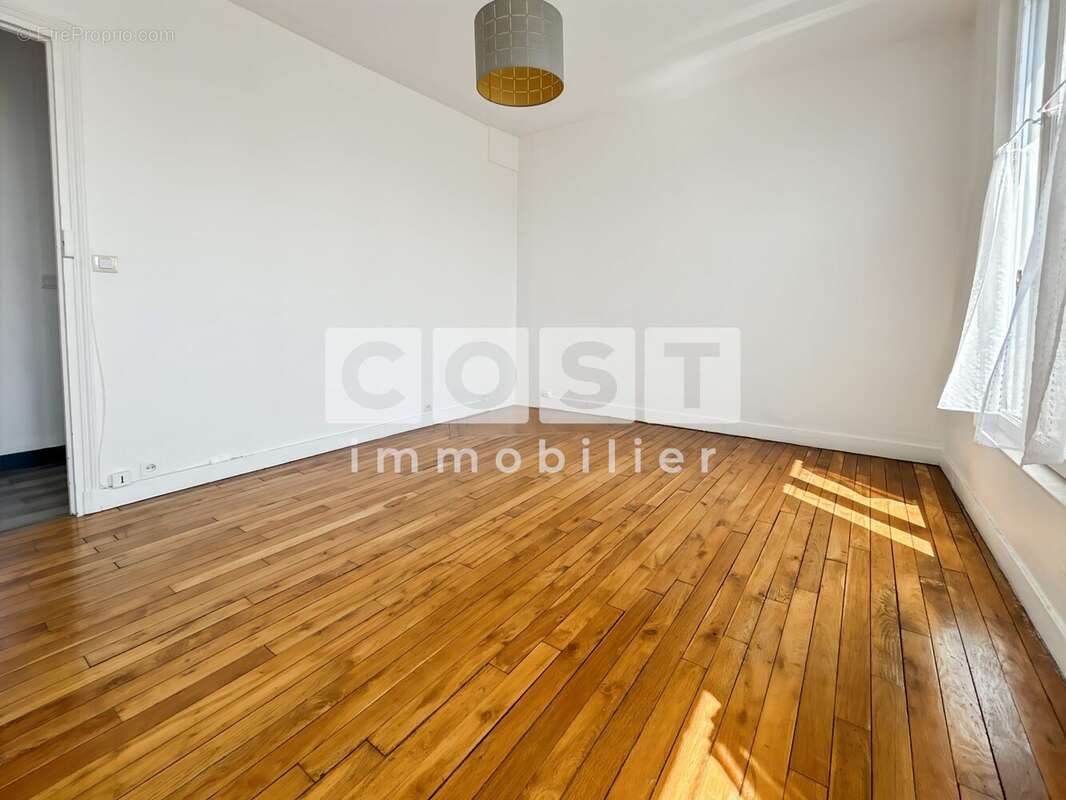 Appartement à LA GARENNE-COLOMBES