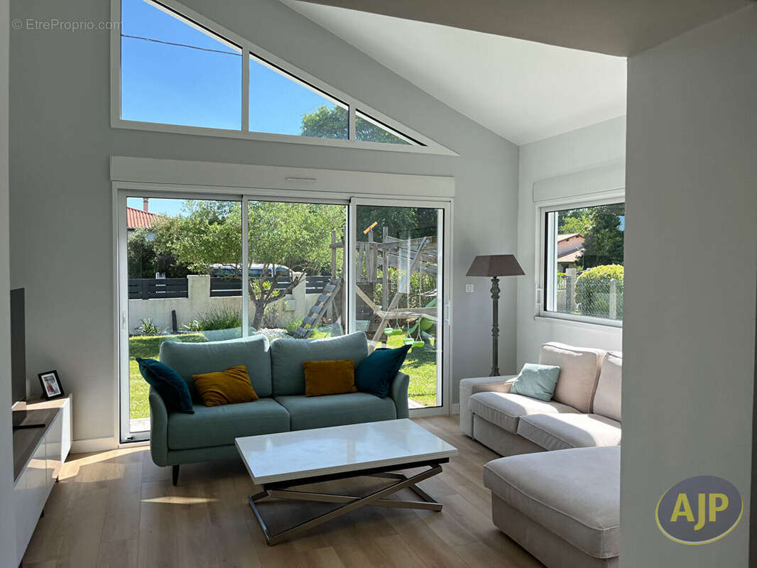 Maison à SAINT-MEDARD-EN-JALLES