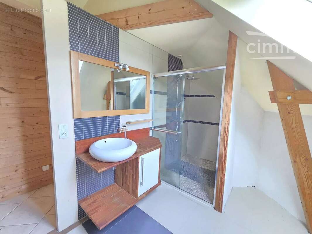 Maison T5 ossature bois de 177 m² habitable et 215 m² au sol sur 8000 m² de terrain clos à Héric - photo 6
