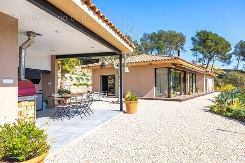 Maison à LA CADIERE-D&#039;AZUR