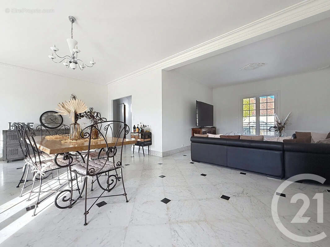 Maison 185 m² à Fralignes  - photo 9