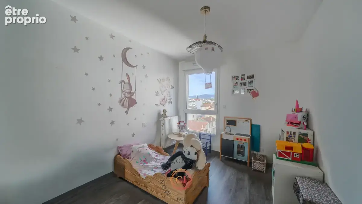 Situé à Clermont-Ferrand, un appartement d'environ 82,10 m2 avec terrasse. - photo 7