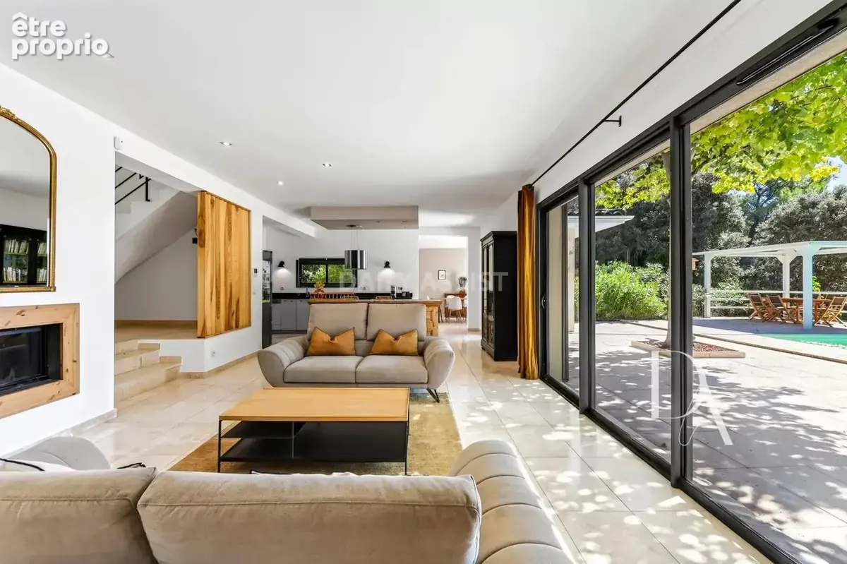 Villa contemporaine avec piscine à Saint-Marc-Jaumegarde – 214 m² au cœur d’un parc de 4 000 m² - photo 6