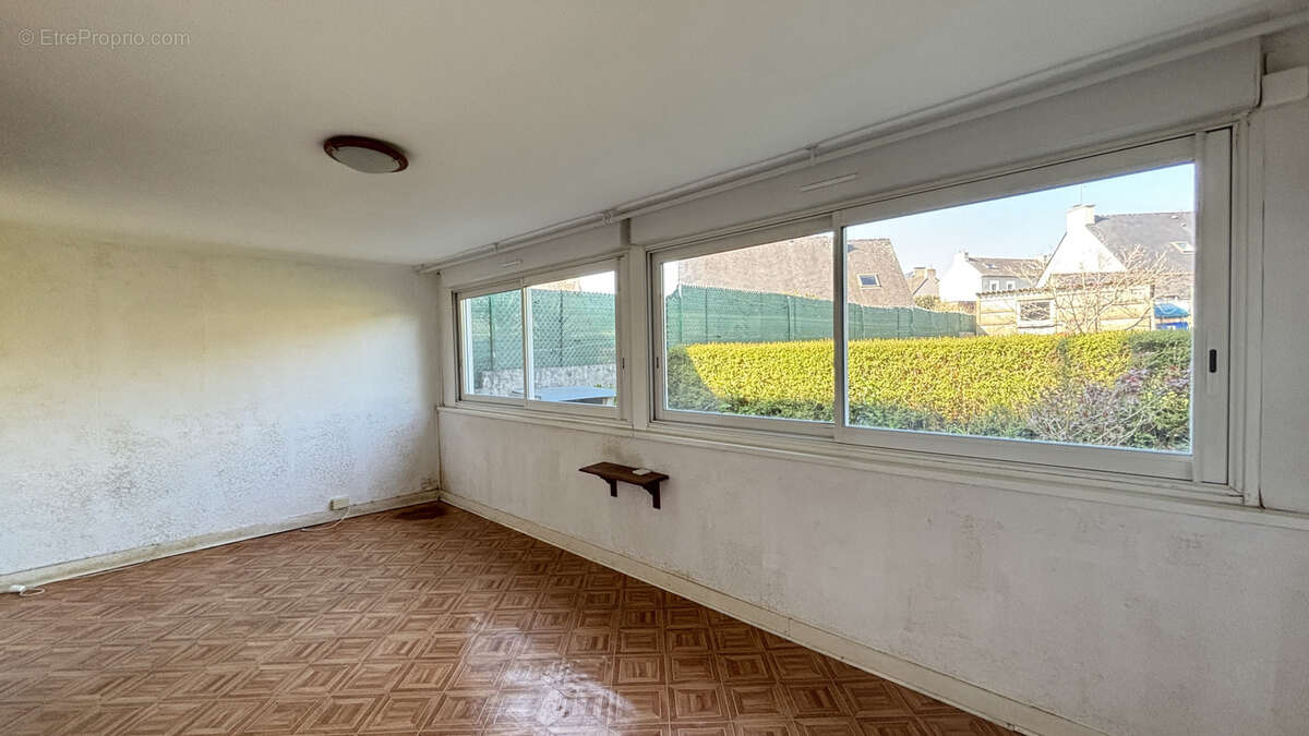 Maison à LE RELECQ-KERHUON