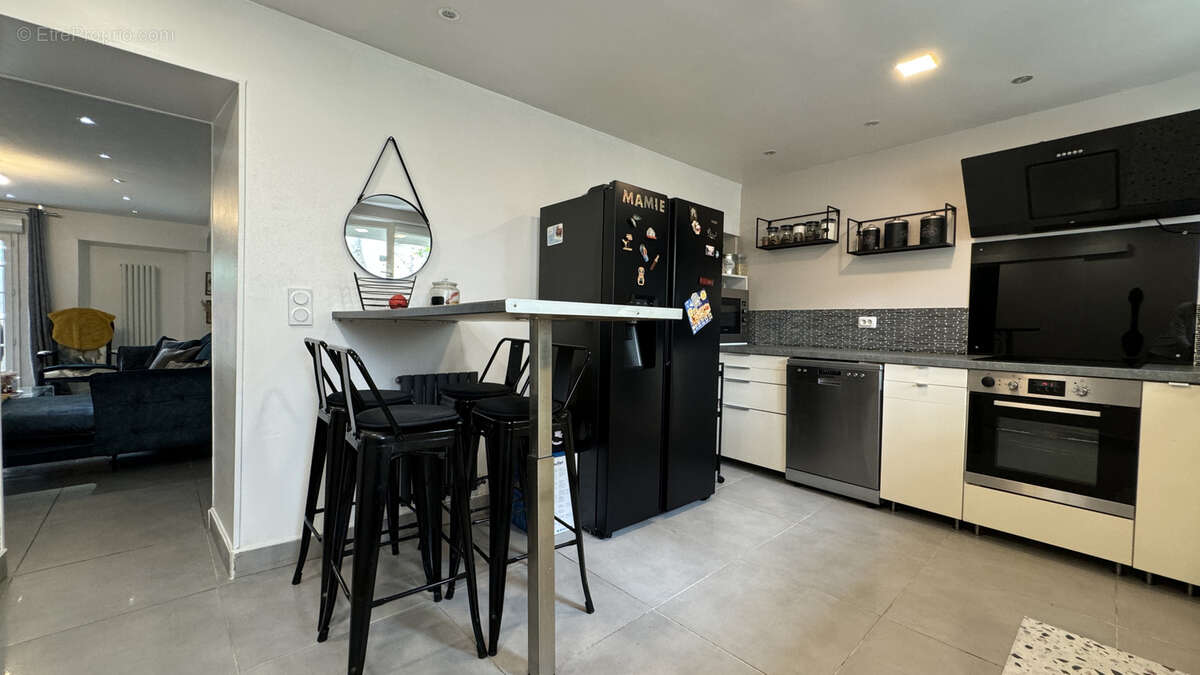 Maison à SAINT-PIERRE-DU-PERRAY