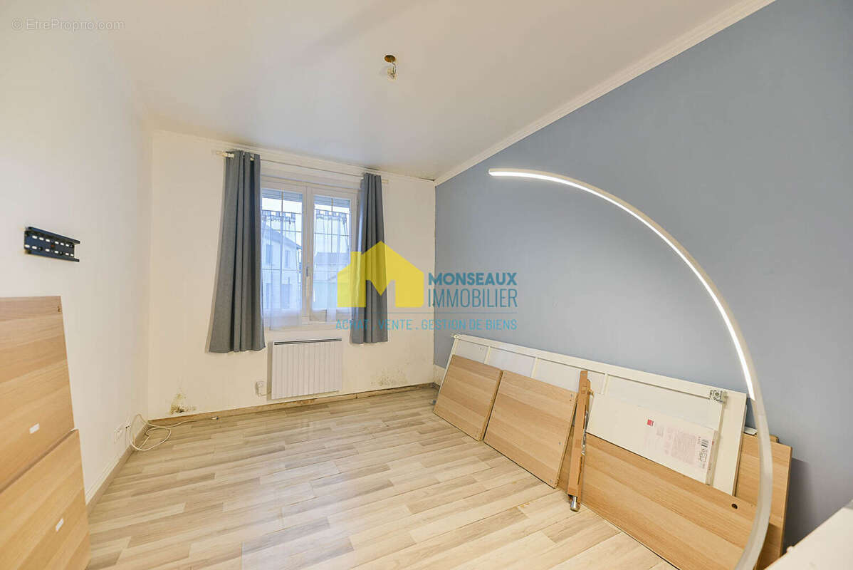 Appartement à SAINTE-GENEVIEVE-DES-BOIS