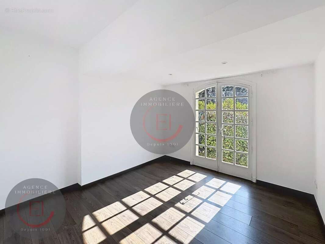 Maison à LES ADRETS-DE-L&#039;ESTEREL