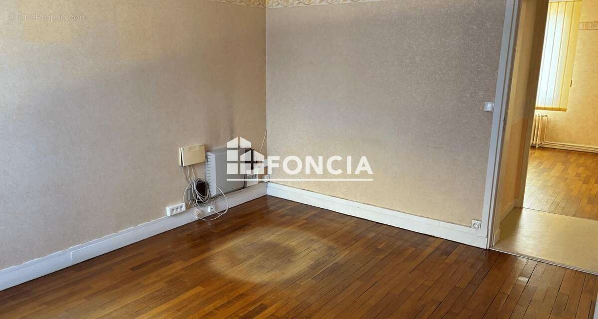 Exclusivite au 1er etage  proche maison de la culture appartement type 4 de 96.86 m2 avec cave - photo 6
