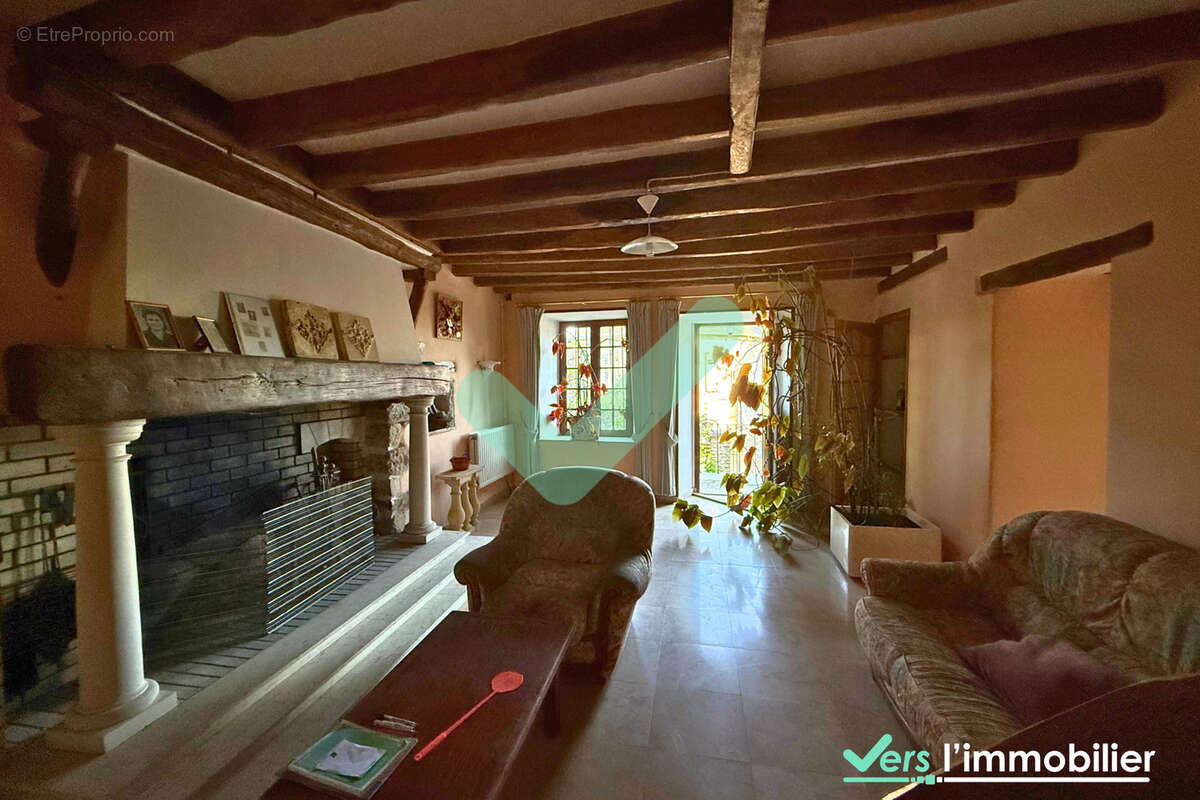 Maison de 172 m2 située à Sainte-Gemme avec 3 chambres, dépendance et jardin - photo 6