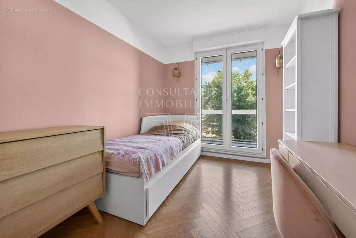 Appartement à LEVALLOIS-PERRET