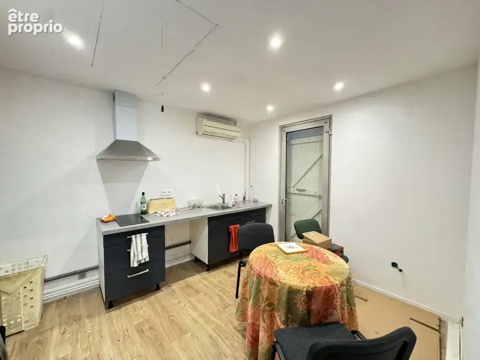 Ensemble immobilier composé d'une maison T4 -100 M2 et d'un local pro -93 M2 sur 1400 M2 de terrain - photo 9