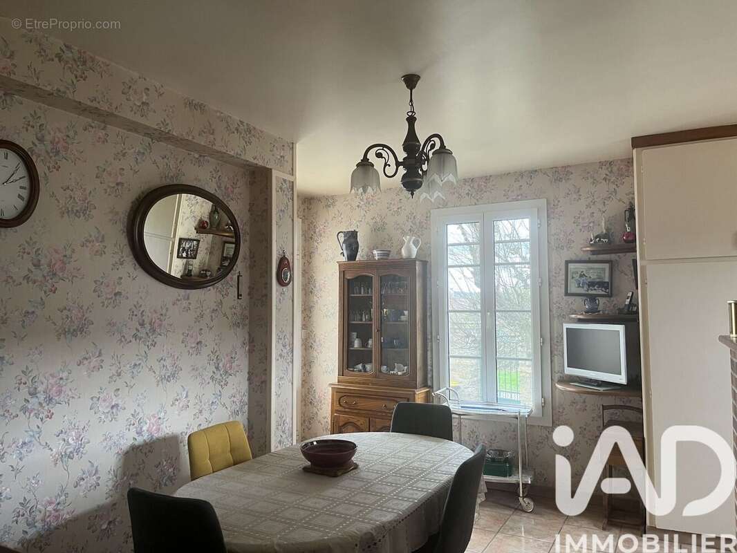 Photo 7 - Maison à THOISY-LA-BERCHERE