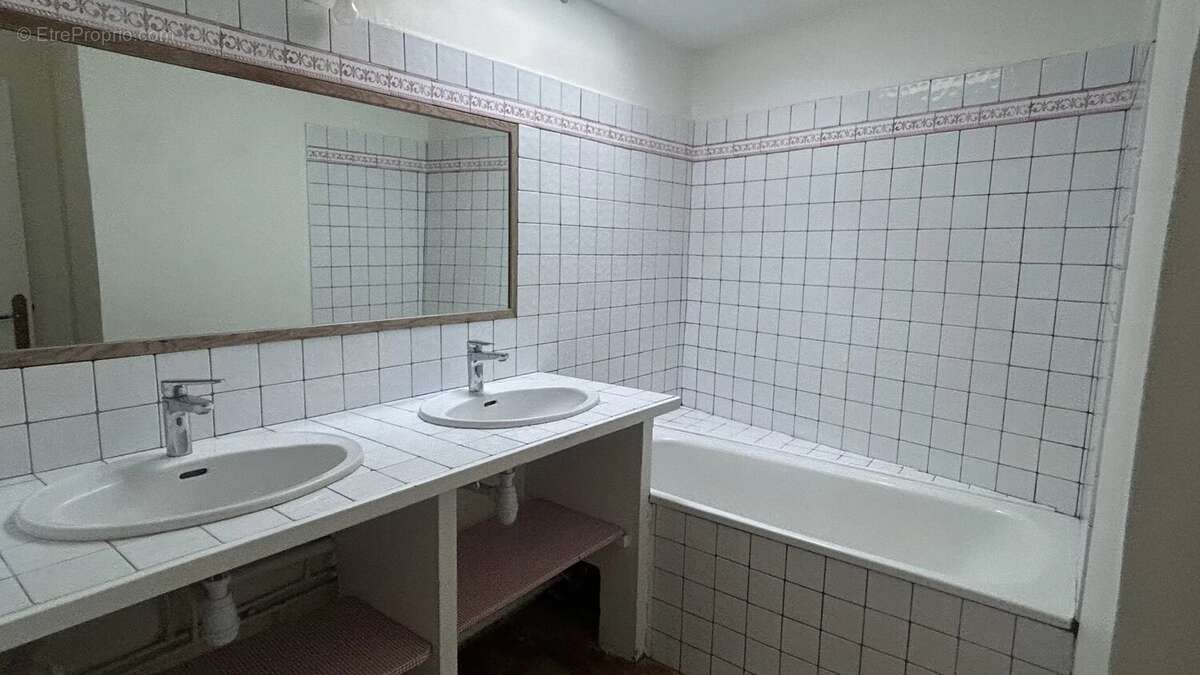 Appartement à LAMBESC