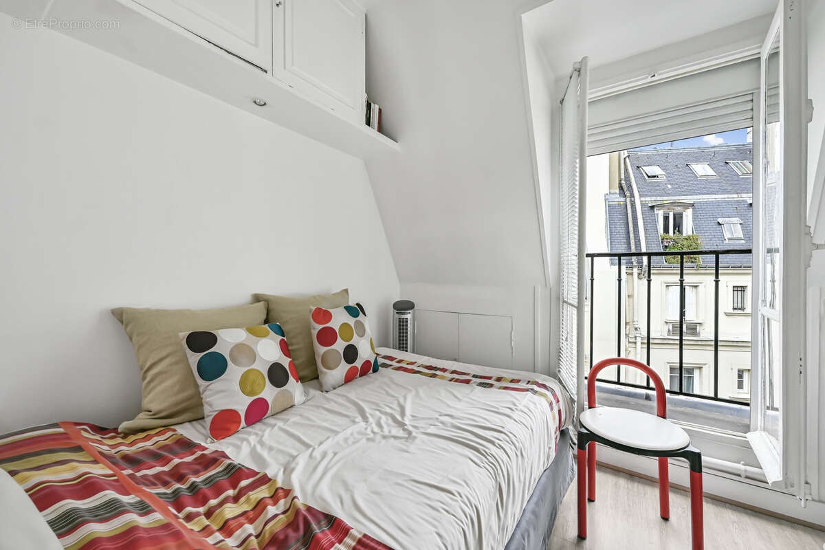 Appartement à PARIS-1E