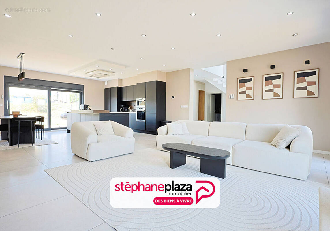 Maison 6 pièces 146 m² · à Valmont · 146,3 m² · 370 000 €