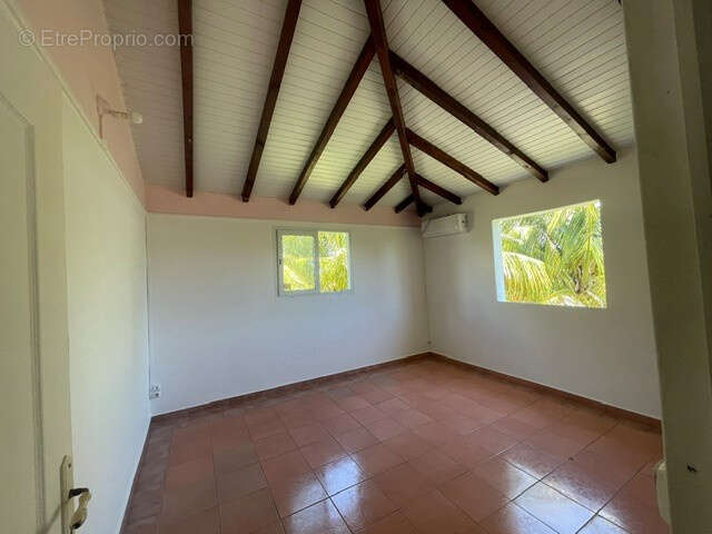 Jolie villa f3 + garage +1  piece  - campagne calme de petit canal - terrain de 876 m2 - photo 11