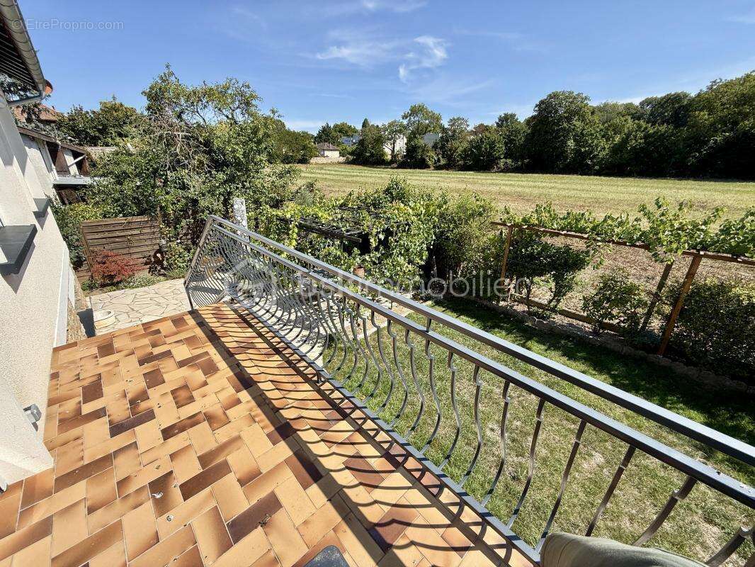 Maison à SOISY-SUR-SEINE