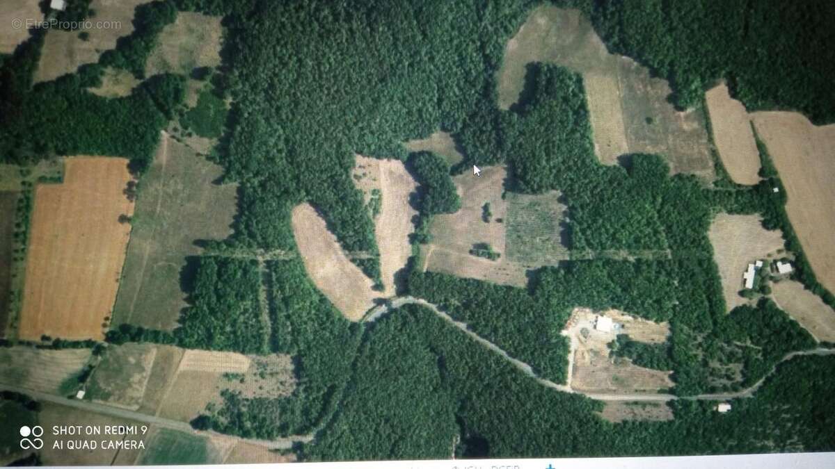 Terrain à FENEYROLS