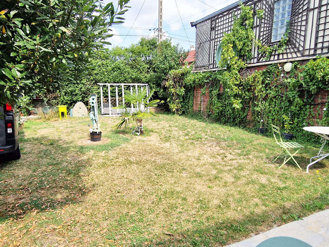 Maison à LIVRY-GARGAN