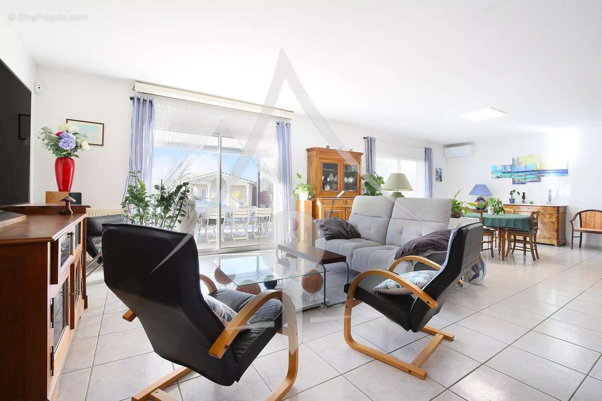 Maison à LAVERNOSE-LACASSE