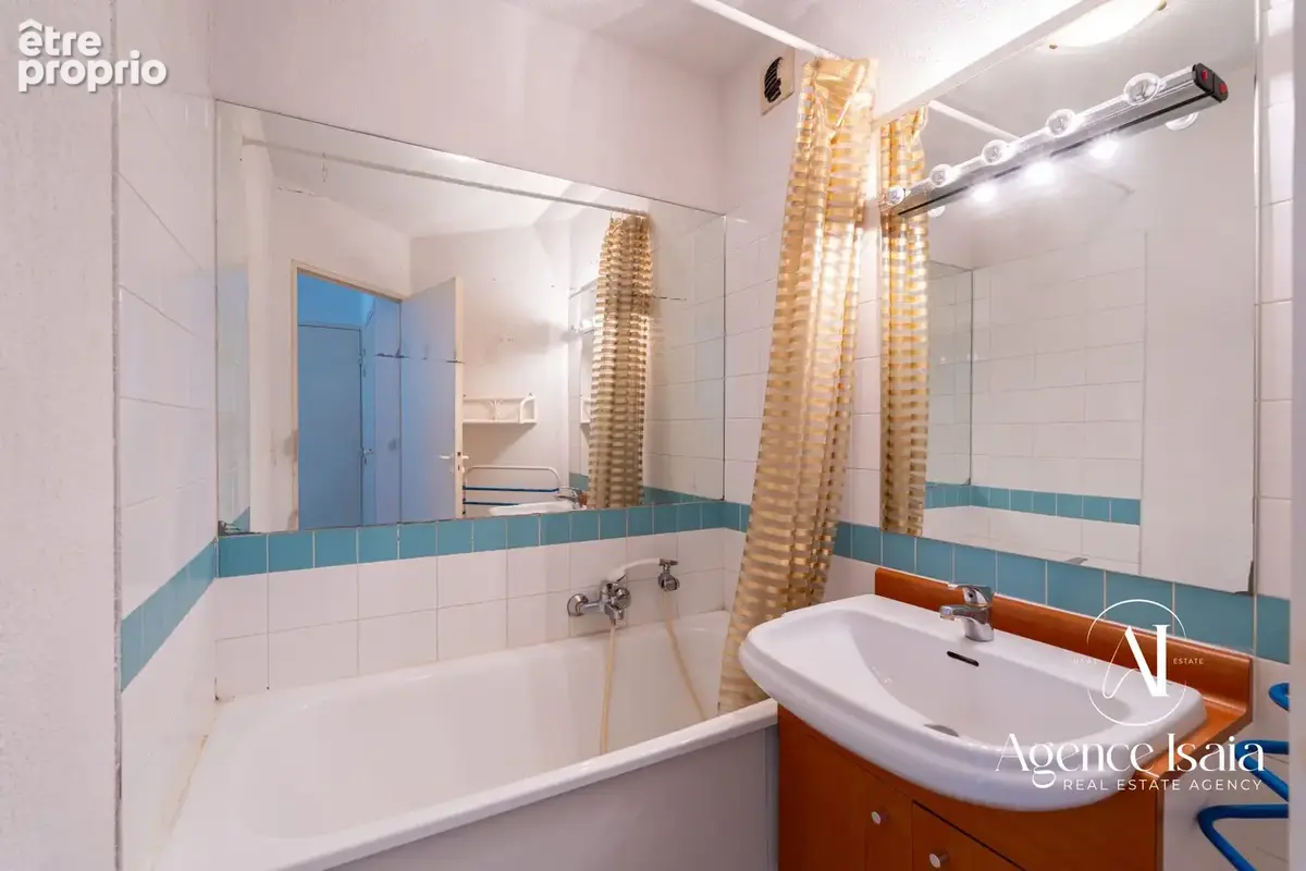 Appartement 2 pièces 30 m² à vendre à Cavalaire-Sur-Mer (83240) - photo 8