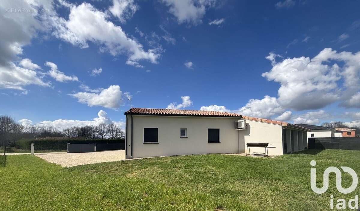 Photo 2 - Maison à LES BARTHES